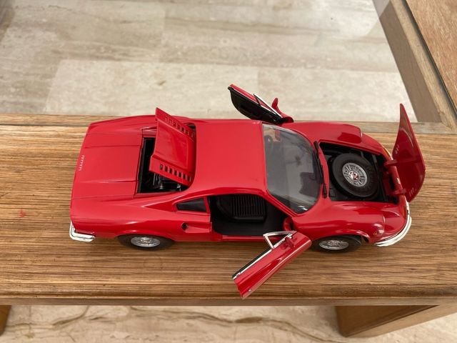 Ferrari Dino 1/18