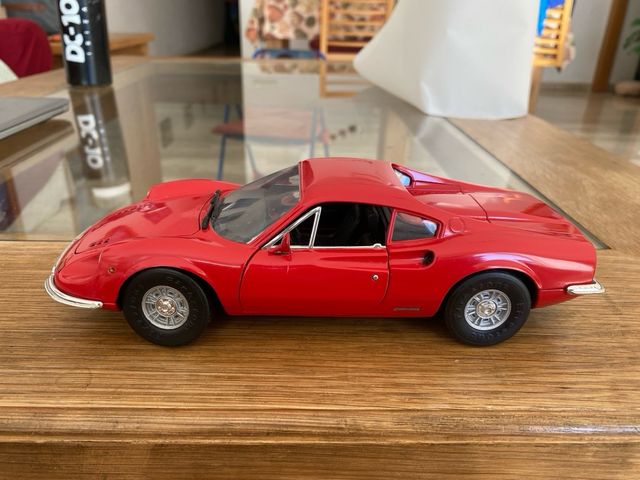 Ferrari Dino 1/18