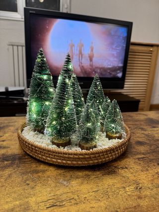 Alberi di Natale decorati con luci