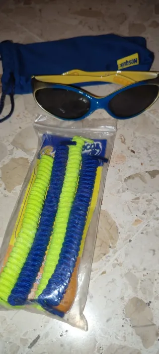 Gafas y cordones Nesquik