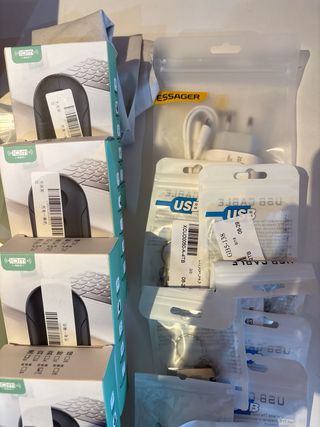 Lote Electrónica: Auriculares, Ratones, Pen Drive