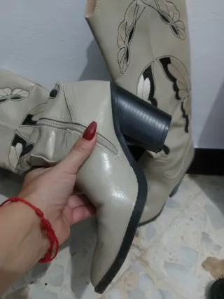 Botas Cowboy Beige Mariposa