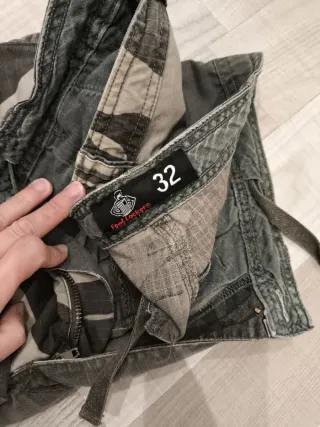 Pantalón corto camuflaje militar