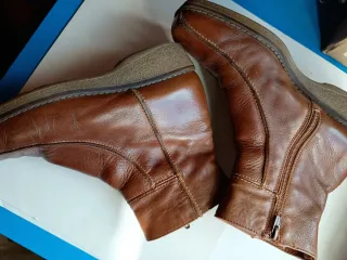 Botines de piel marrones