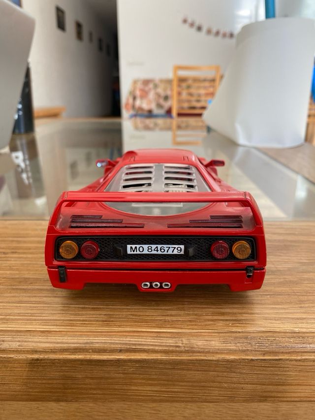 Ferrari F40 Escala 1:18