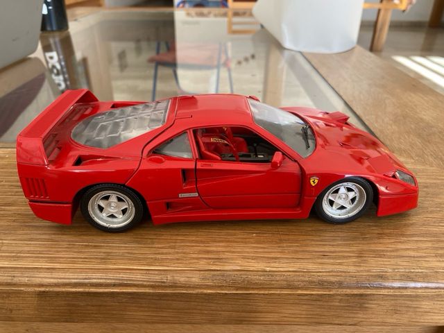 Ferrari F40 Escala 1:18