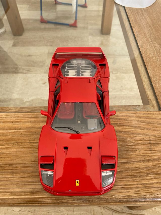 Ferrari F40 Escala 1:18