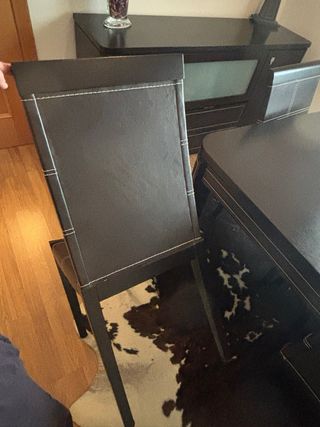 Mesa Comedor y 6 Sillas Cuero