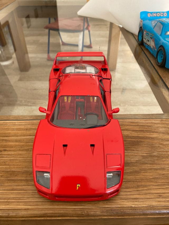 Ferrari F40 Escala 1/18