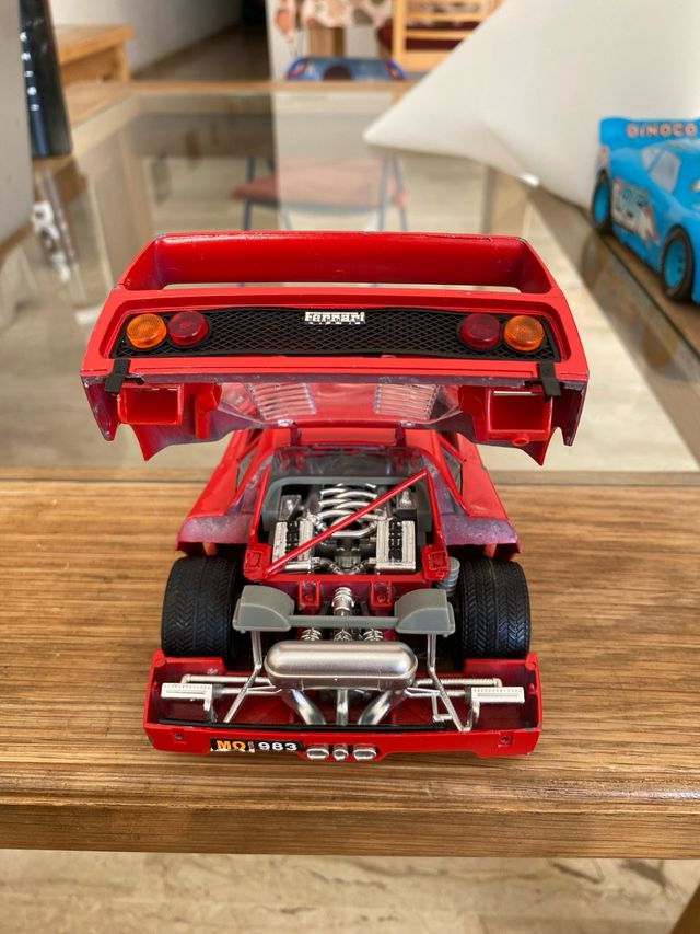 Ferrari F40 Escala 1/18