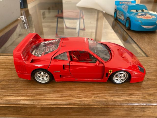 Ferrari F40 Escala 1/18