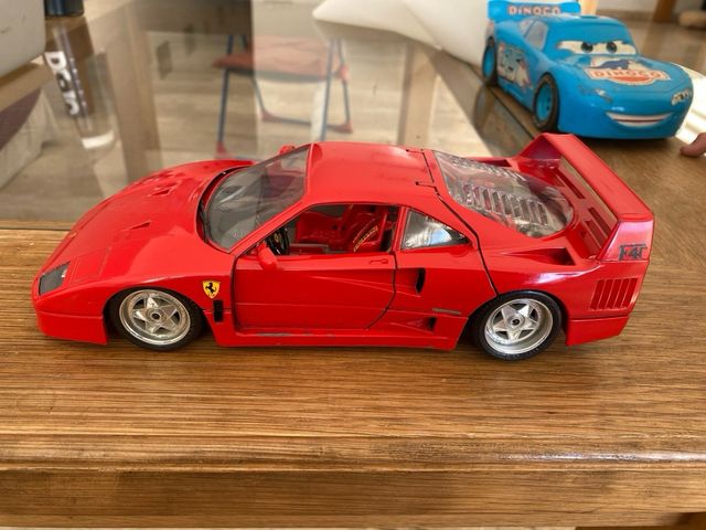 Ferrari F40 Escala 1/18