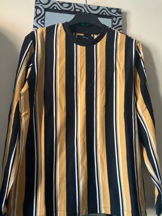 Sudadera Bershka rayas negra y amarilla