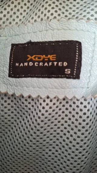 Cazadora de cuero azul vintage