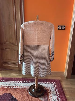 Chaqueta de lana beige y marrón