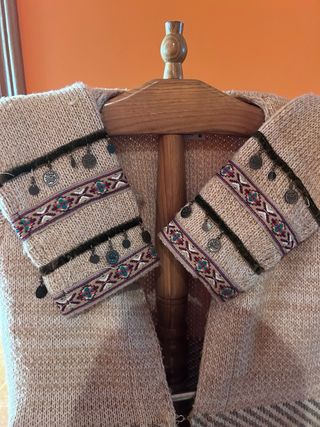 Chaqueta de lana beige y marrón