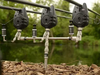 Solar Tackle P1 - Buzzbar, picas y estabilizadores