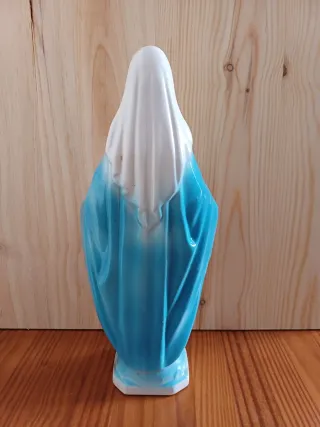 Virgen Milagrosa. Porcelana