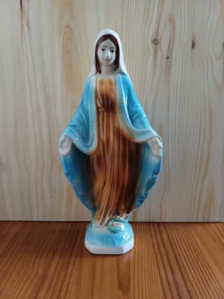Virgen Milagrosa. Porcelana