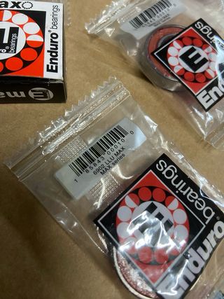 Dropout e Kit Rolamentos Commençal DH V4