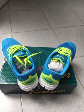 Zapatillas deportivas WORKTEAM azules y verdes