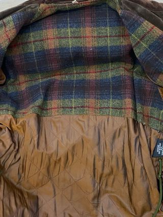 Abrigo de hombre marrón y multicolor