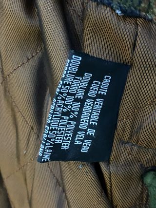 Abrigo de hombre marrón y multicolor