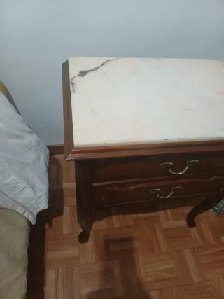 Comodino in legno e marmo