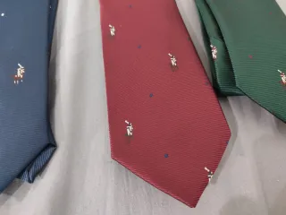 Corbatas nuevas a estrenar – colores modernos