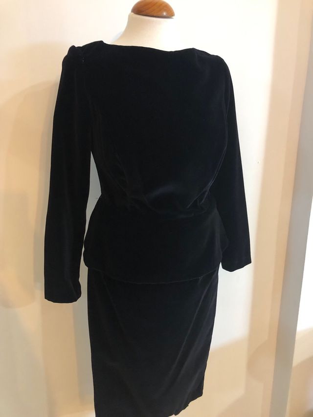 Traje de terciopelo negro