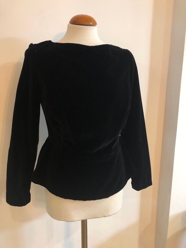 Traje de terciopelo negro