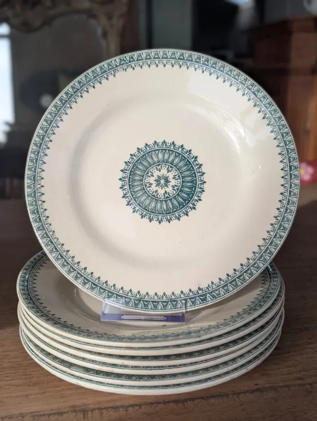 Antigua vajilla francesa