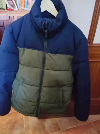 Chaqueta Stradivarius verde y azul