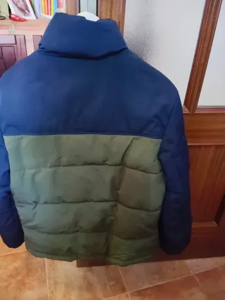 Chaqueta Stradivarius verde y azul