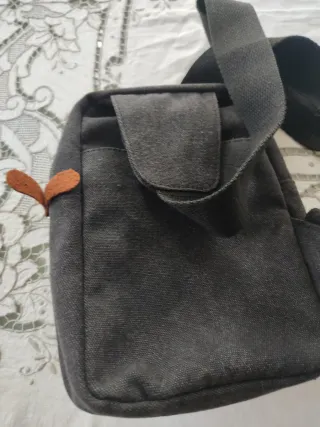 Borsello unisex con tasche