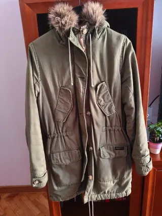 Abrigo verde Abercrombie con capucha