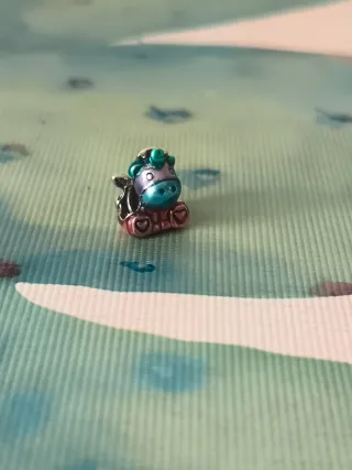 Unicornio de plata y turquesa