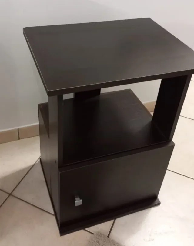 Mobile per acquario marrone con anta