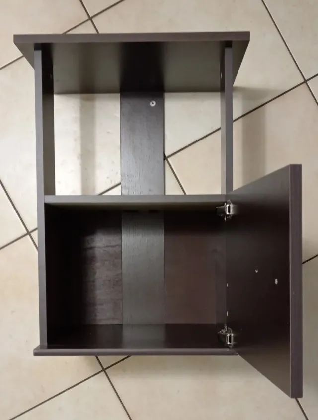 Mobile per acquario marrone con anta