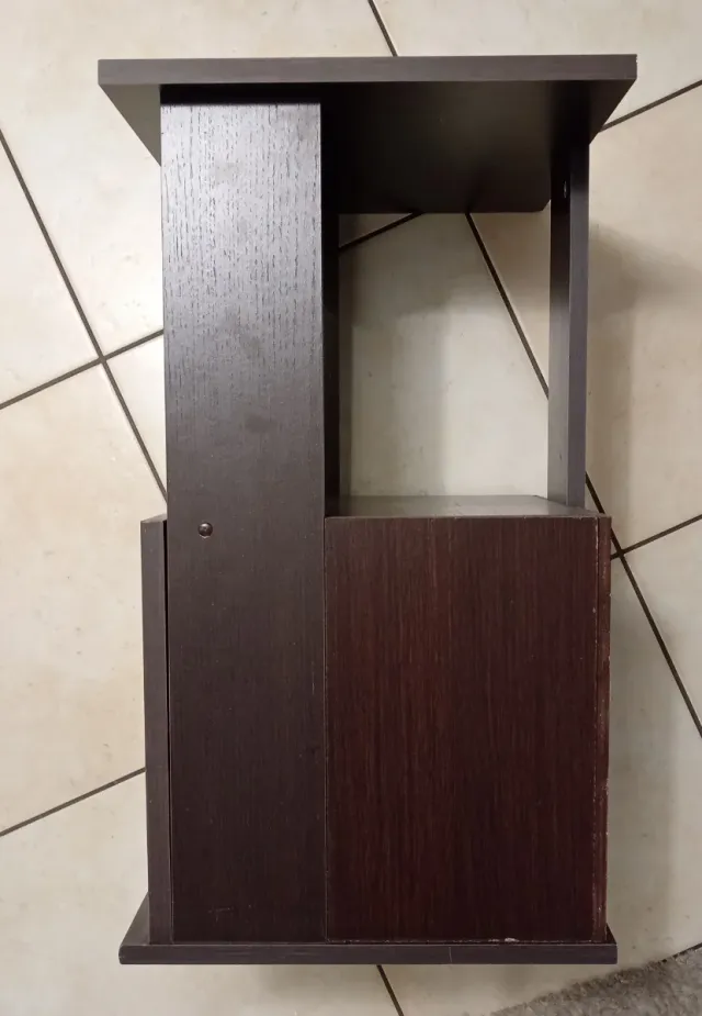 Mobile per acquario marrone con anta