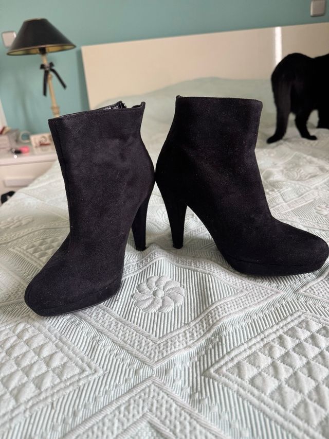 Botines de tacón negros