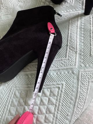 Botines de tacón negros