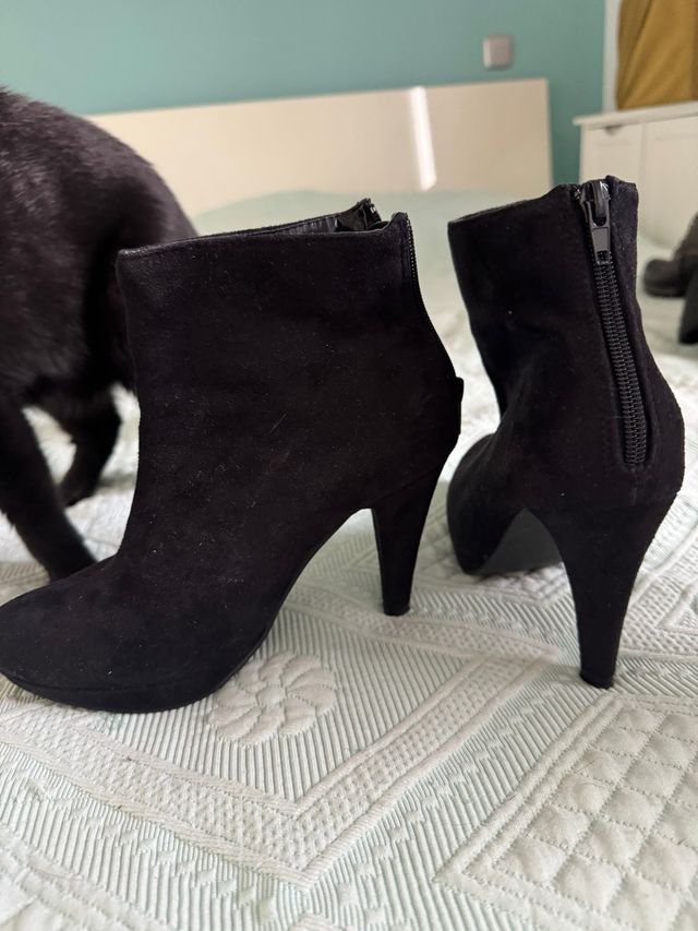 Botines de tacón negros