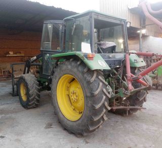Tractor John Deere 3050 con pala