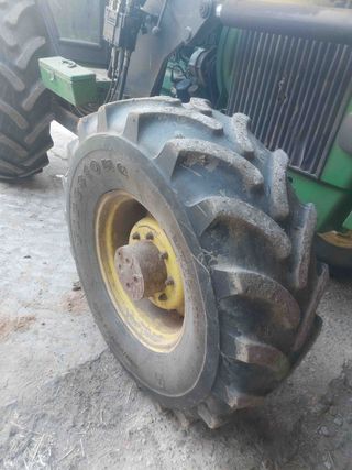 Tractor John Deere 3050 con pala