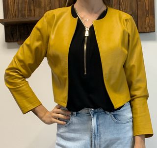 Giacca ecopelle gialla corta