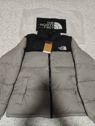 Chaqueta The North Face Negra y Gris