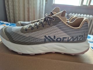 Zapatillas Nnormal Kjerag talla 45 1/3 nuevas