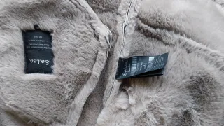 Chaqueta gris con pelo sintético