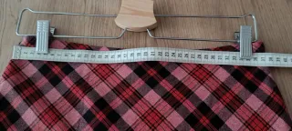 Falda de cuadros rojo y negro